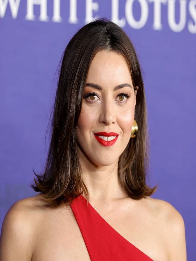 Aubrey Plaza Opens Up on Love, Loss & Healing